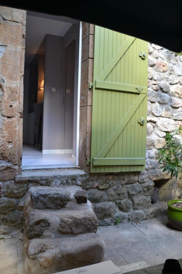 Maison Sous Le Pont Bed & Breakfast Meyras Екстериор снимка