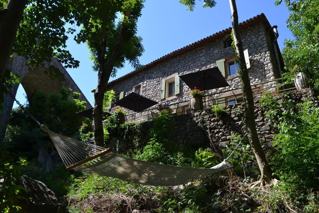 Maison Sous Le Pont Bed & Breakfast Meyras Екстериор снимка