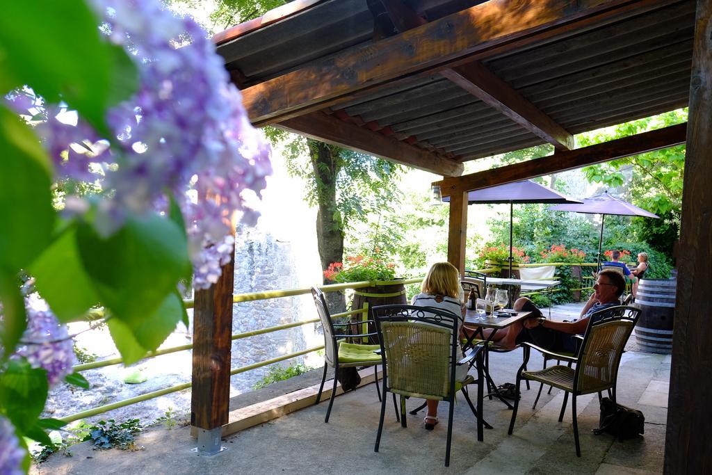 Maison Sous Le Pont Bed & Breakfast Meyras Екстериор снимка